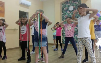 Ona celebra su fiesta de cumpleaños bailando